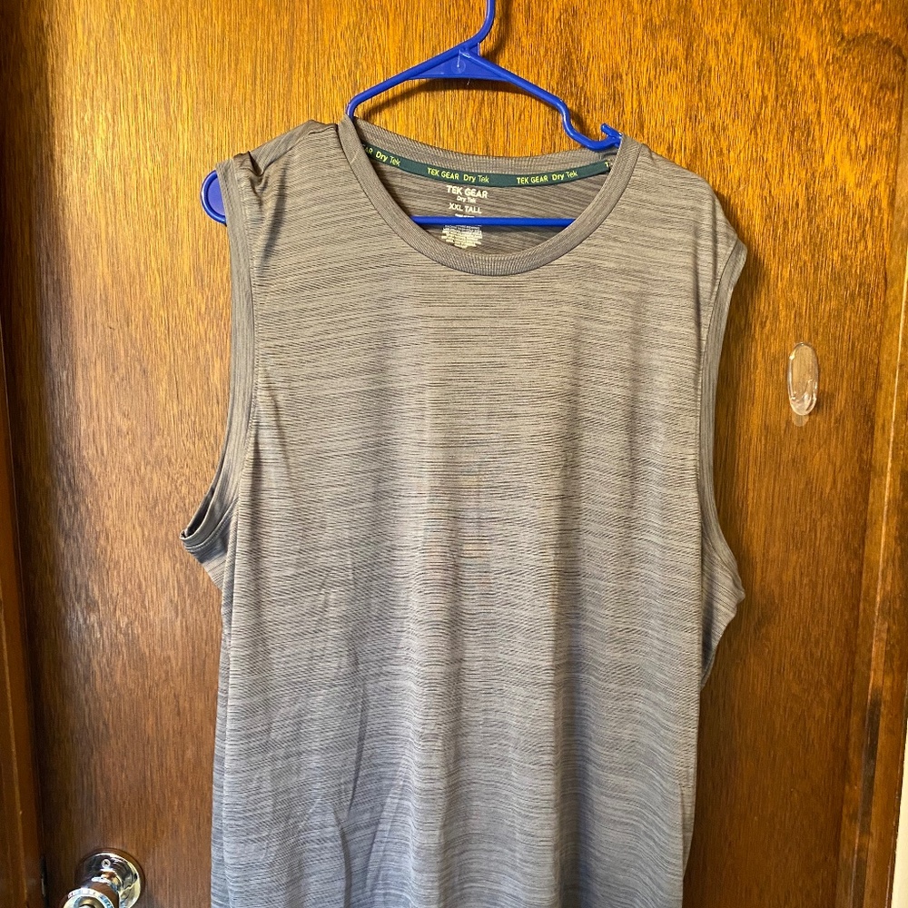 Men’s sweat wicking muscle shirt